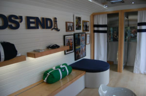 lands' end