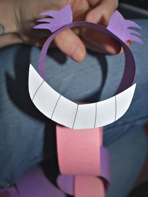 Cheshire Cat from Alice in Wonderland chain link countdown