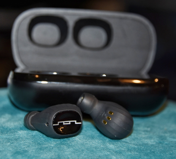 SOL Republic Amps Air 2.0 are small ear buds with big sound quality and an extremely nifty carrying case for charging. 